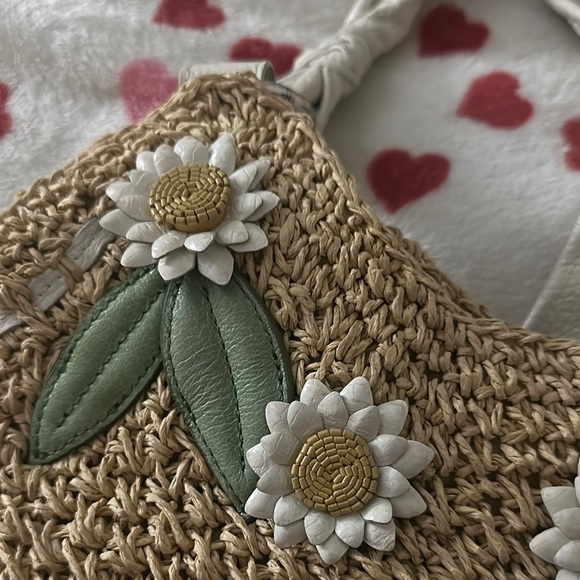 Floral Woven Tan Bag - Picture 2 of 5